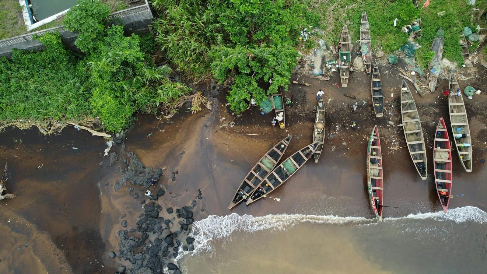pirogue to the Loos Islands, Guinea