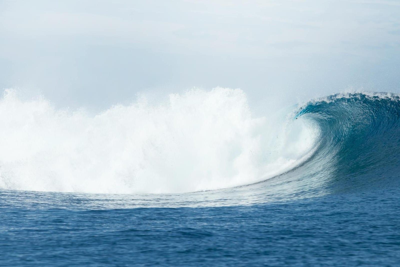 Surf Cloudbreak (intermediate +), Fiji