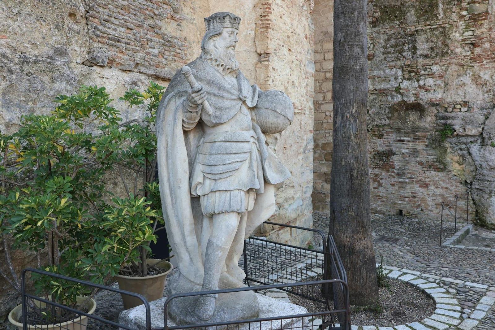 Karvelis De La Statue, Georgia