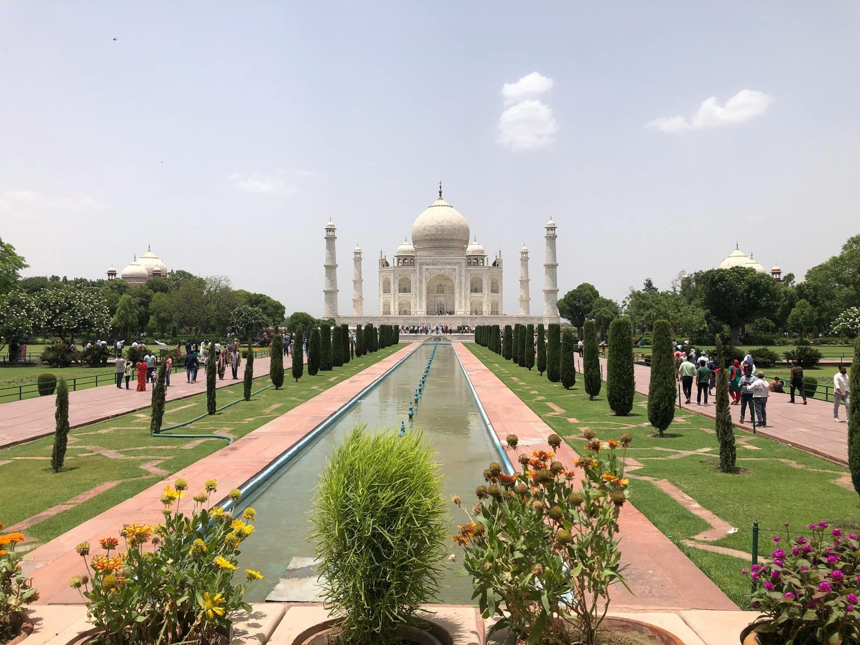 Taj Mahal hero