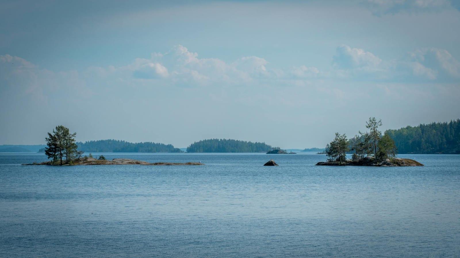 Sauna and lake-plunge in Lakeland, Finland