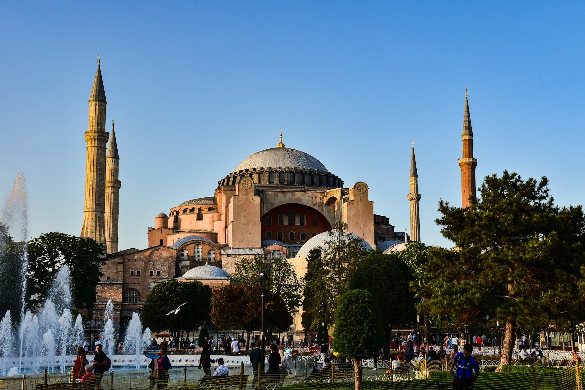 Aya Sofya hero