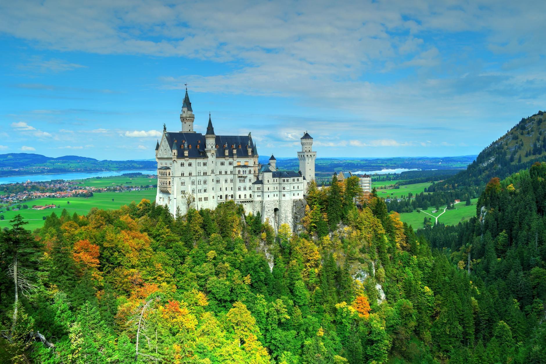 Neuschwanstein Castle hero