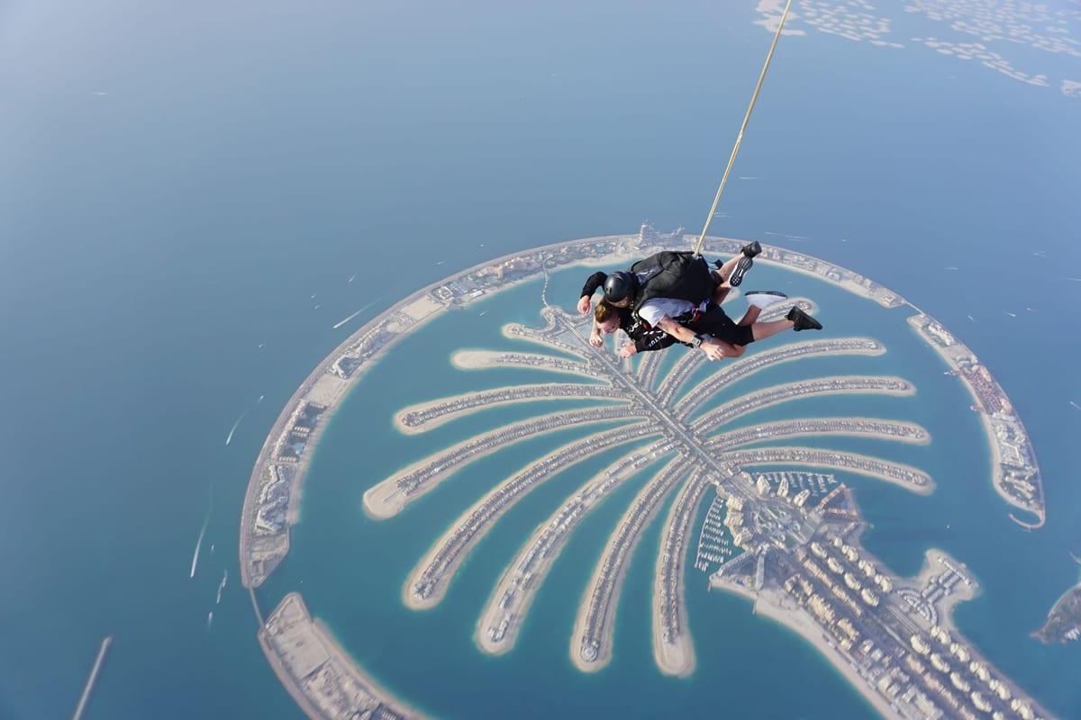 UAE — Skydiving